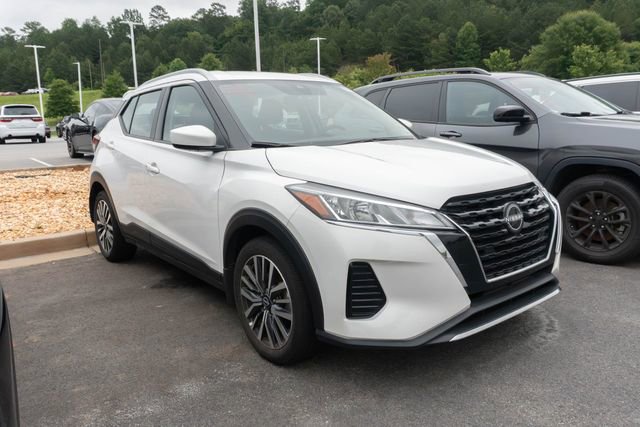 Used 2023 Nissan Kicks SV FWD image 3