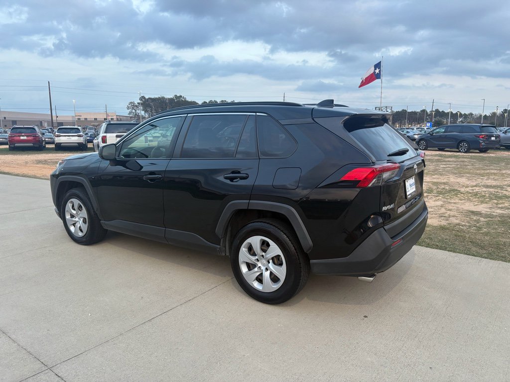 Used 2019 Toyota RAV4 LE image 6