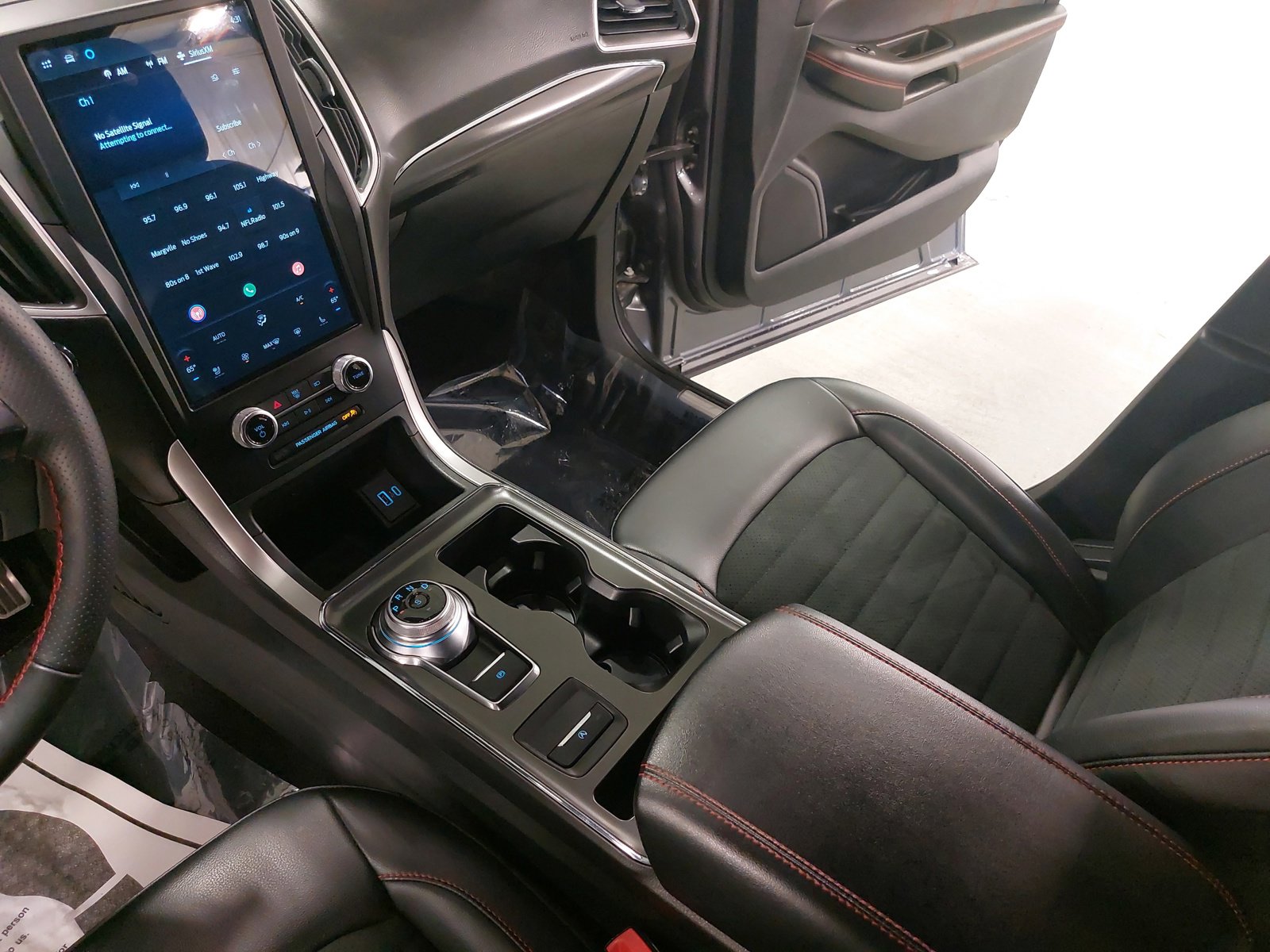 Used 2024 Ford Edge ST-Line image 27