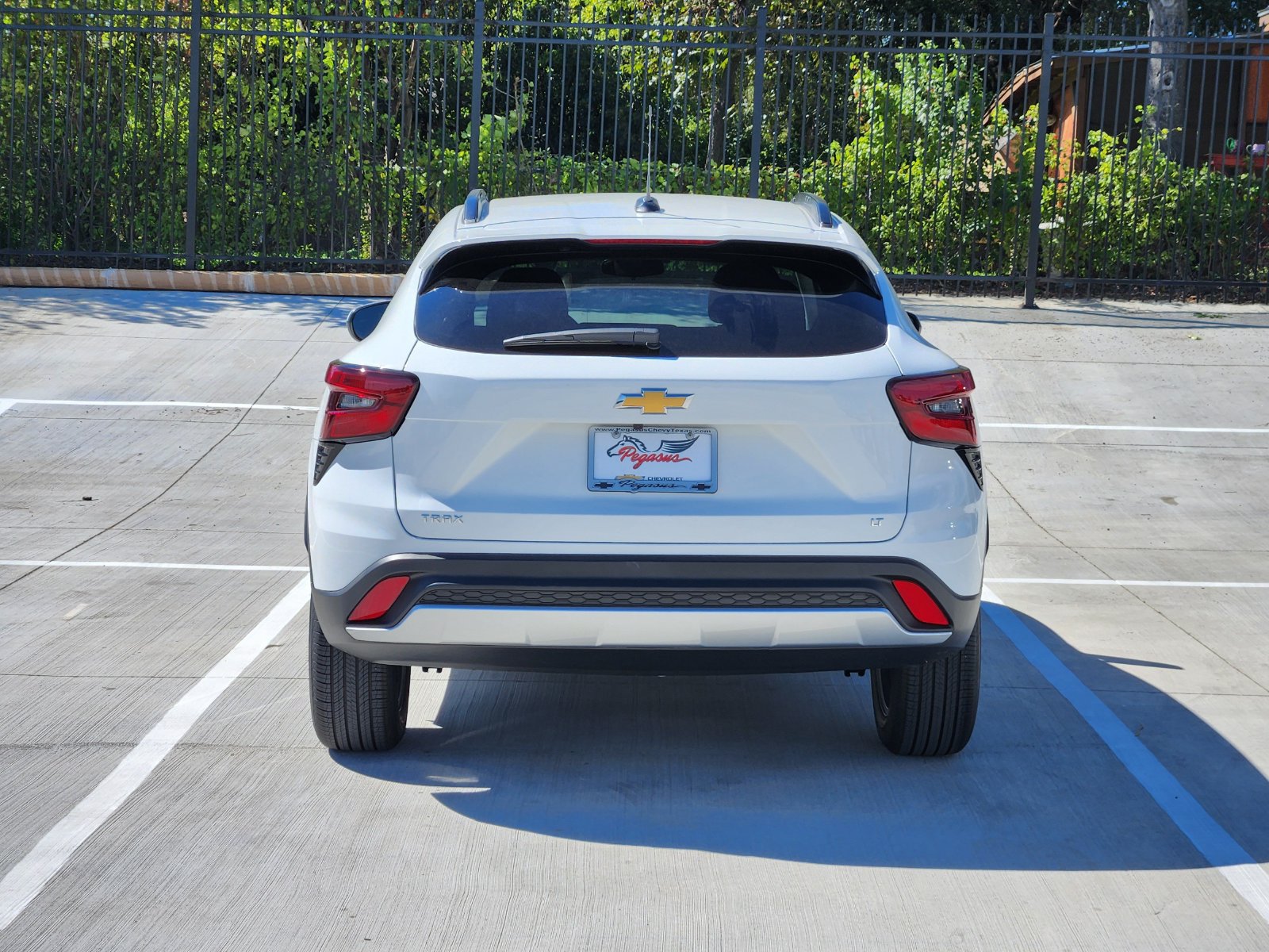 New 2026 Chevrolet Trax LT w/ LT Convenience Package FWD image 8