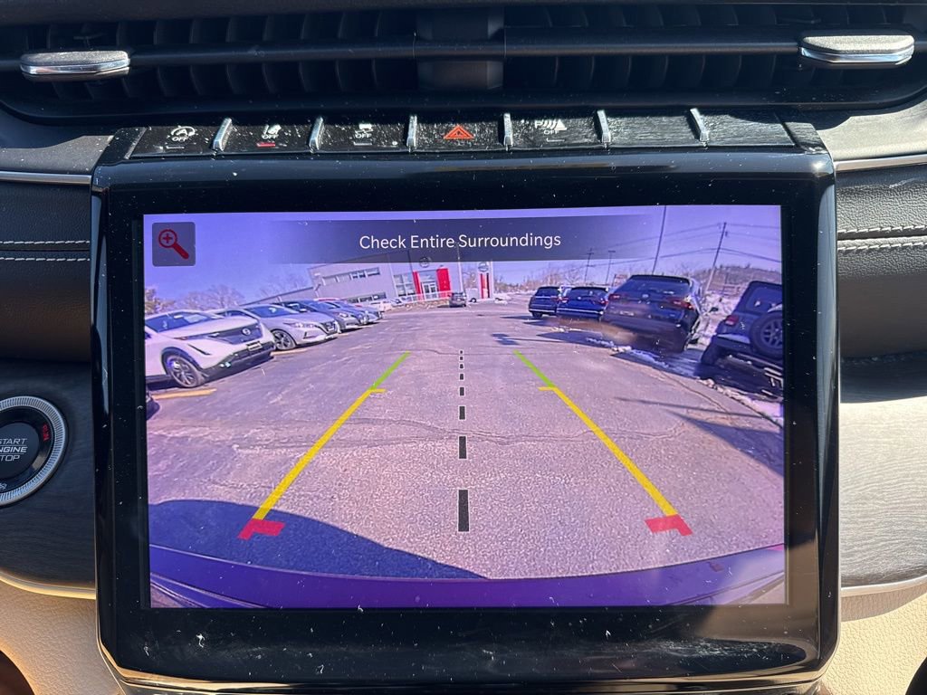 Used 2023 Jeep Grand Cherokee Limited image 27