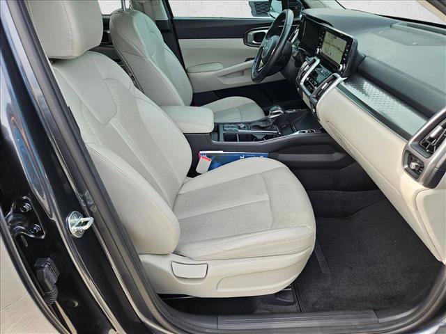 Used 2023 Kia Sorento S w/ Panoramic Sunroof Package FWD image 21