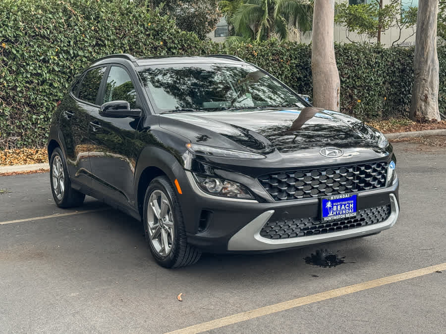 Certified 2023 Hyundai Kona SEL AWD/4WD image 3