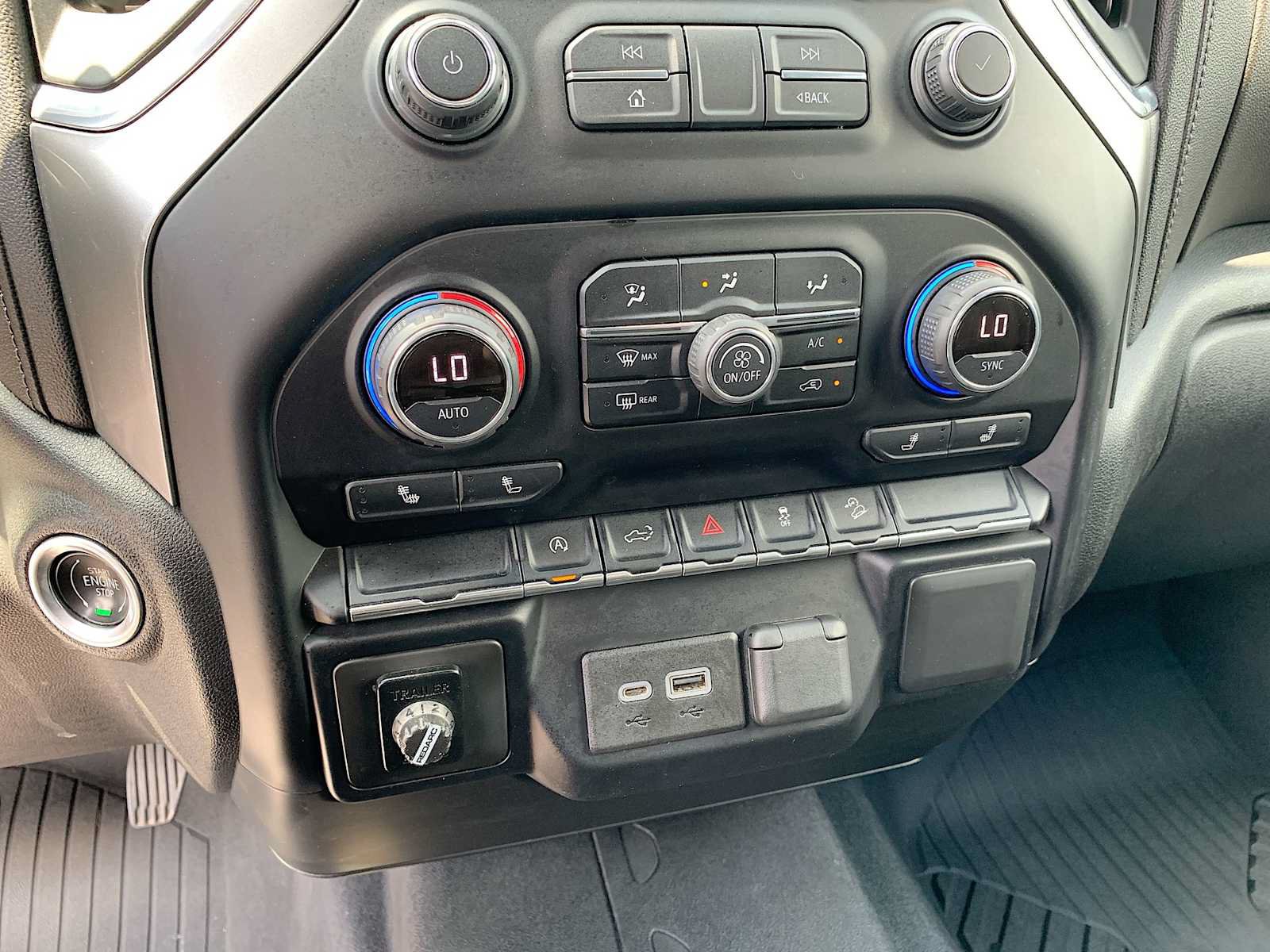 Certified 2020 Chevrolet Silverado 1500 RST AWD/4WD image 17