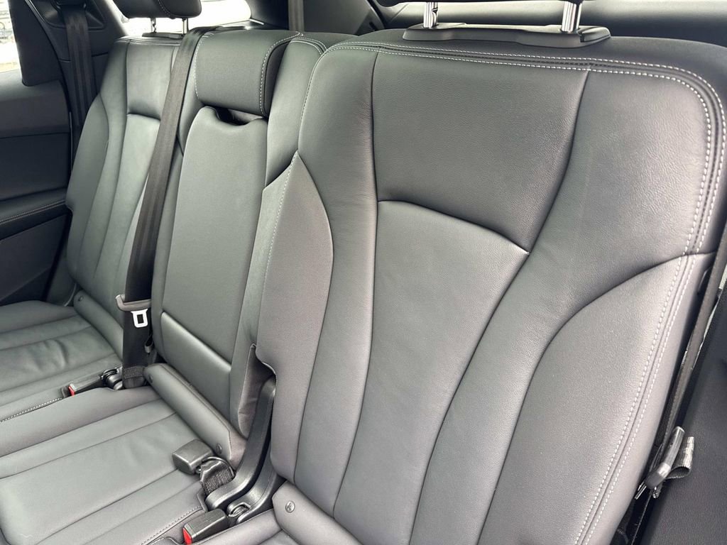 Used 2025 Audi Q7 3.0T Premium Plus image 14
