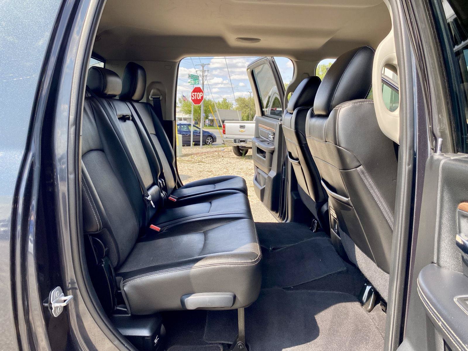 Used 2015 RAM 2500 Laramie w/ Convenience Group AWD/4WD image 22