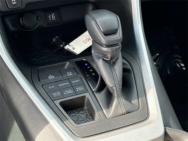 Used 2023 Toyota RAV4 LE image 22