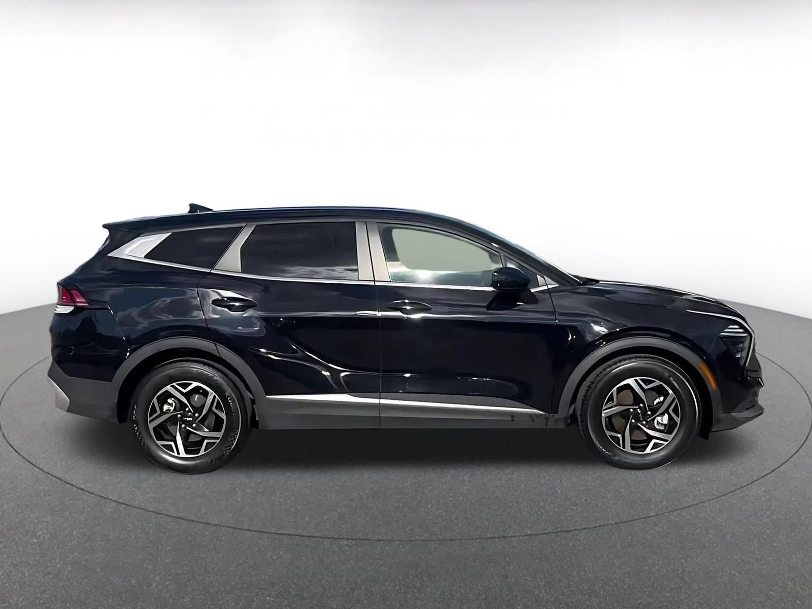 Used 2025 Kia Sportage LX FWD image 16