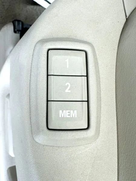 Used 2013 Cadillac SRX Premium FWD image 46