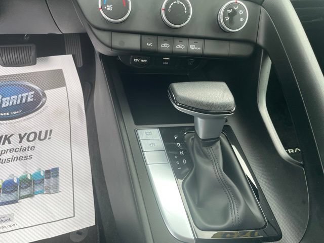 Certified 2025 Hyundai Elantra SE FWD image 25