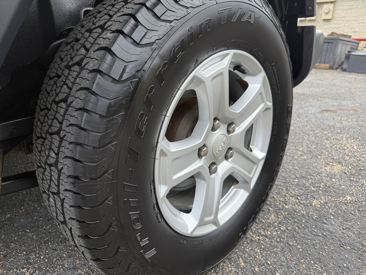 Used 2018 Jeep Wrangler Unlimited Sport S AWD/4WD image 28