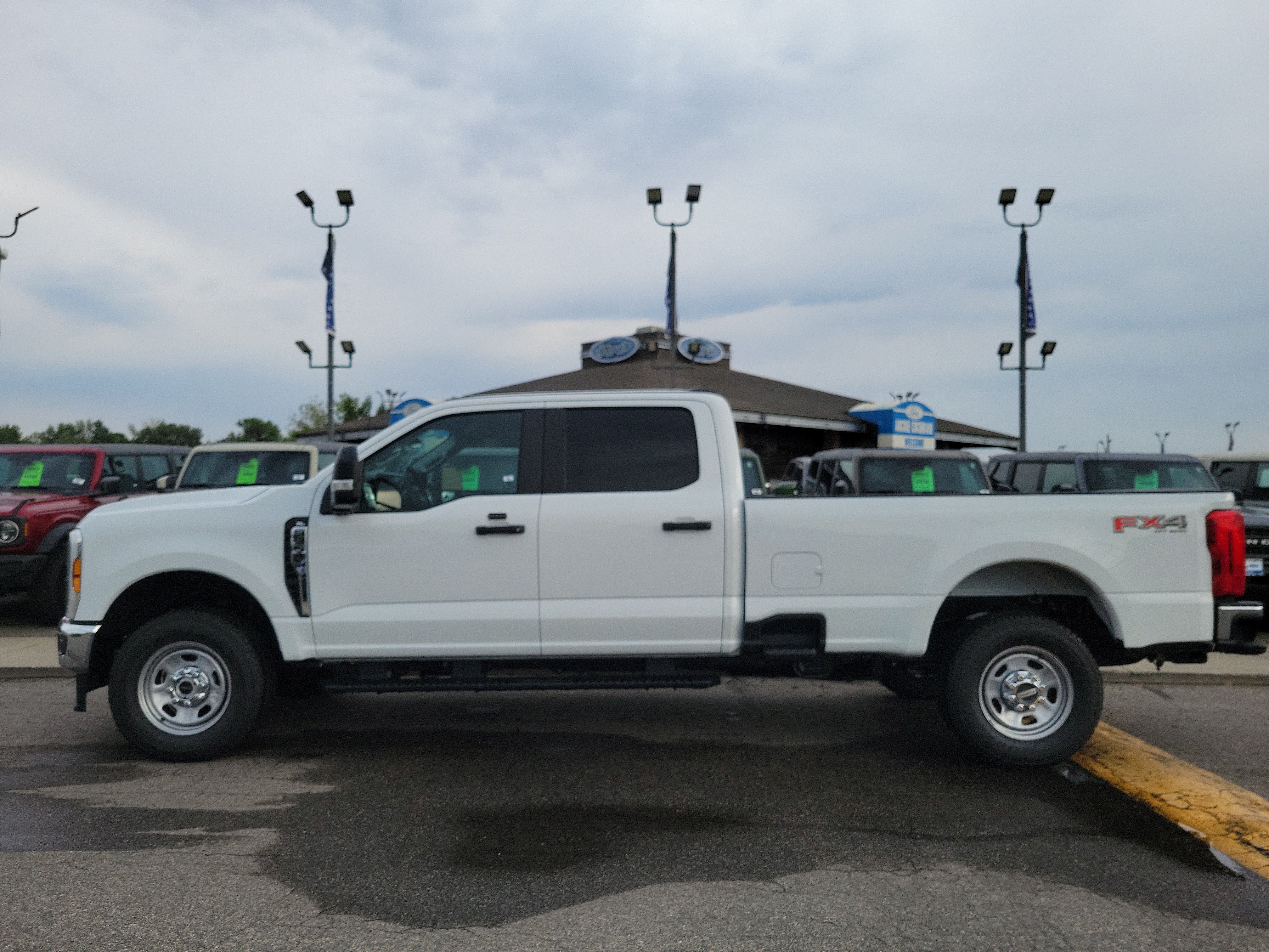 New 2026 Ford F350 XL w/ FX4 Off-Road Package AWD/4WD image 2