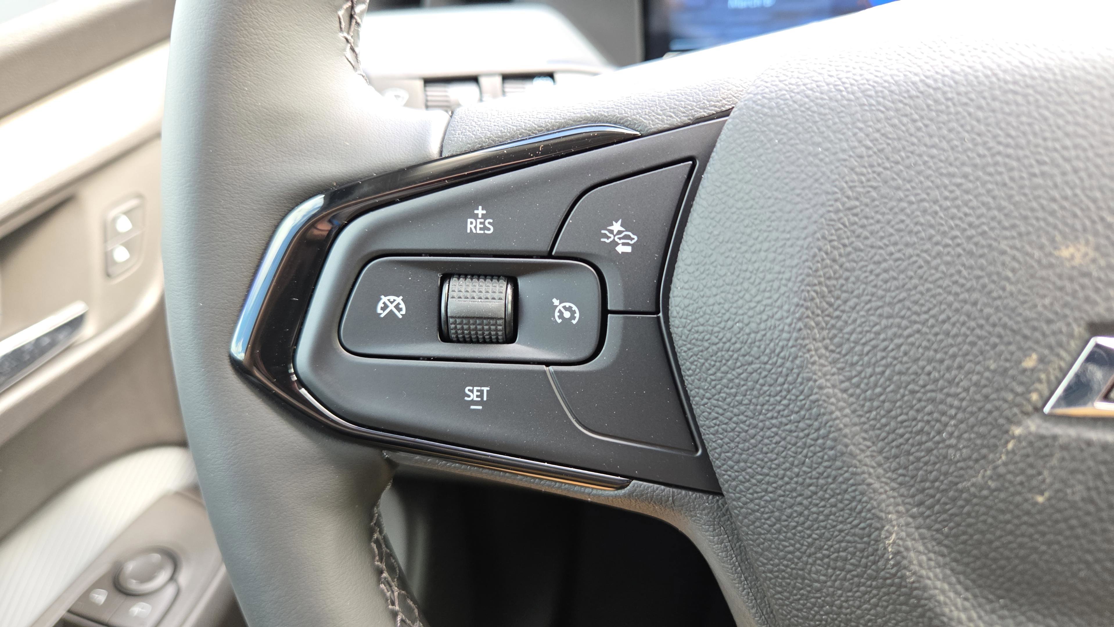 New 2027 Chevrolet Bolt LT w/ Comfort Package image 14