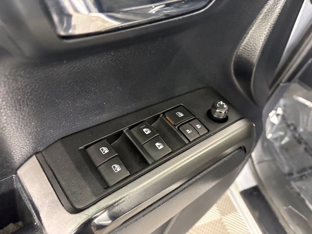 Used 2019 Toyota Tacoma TRD Sport w/ Technology Package AWD/4WD image 13