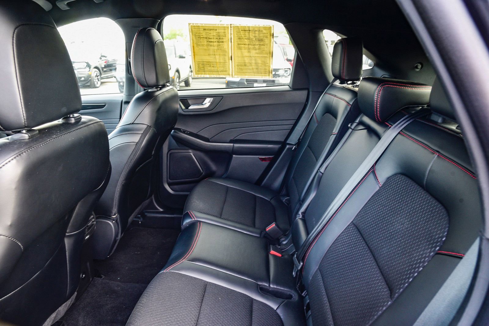 Used 2025 Ford Escape ST-Line w/ Equipment Group 301A image 17