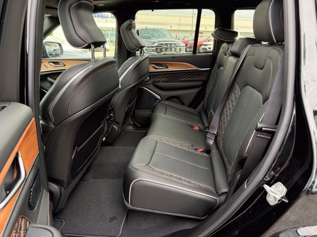 New 2027 Jeep Grand Cherokee Summit w/ Adv Protech Group IV AWD/4WD image 12