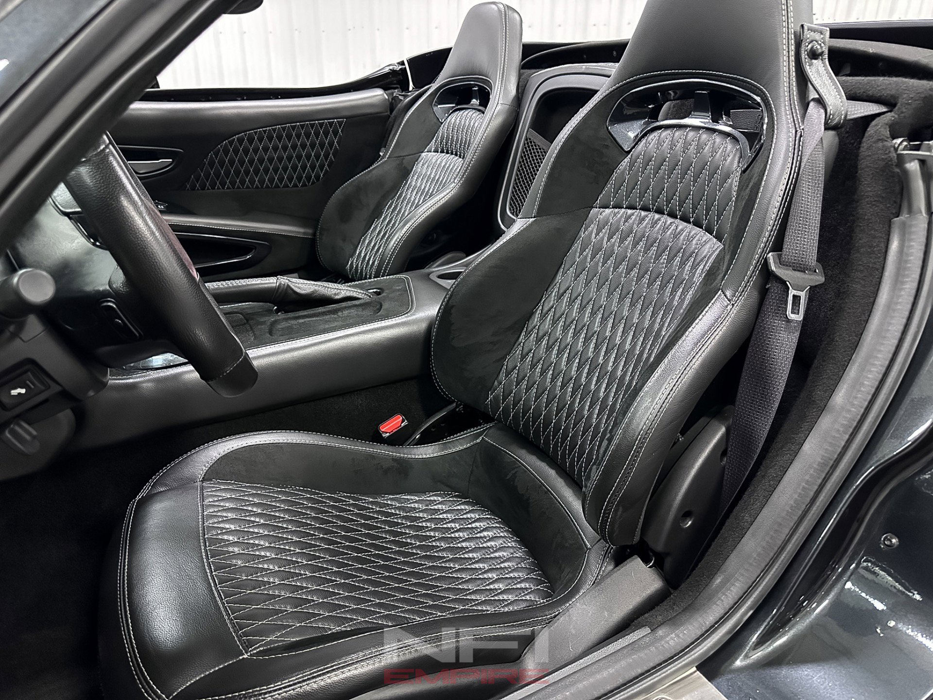 Used 2014 SRT Viper GTS w/ GTS Laguna Interior Package RWD image 33