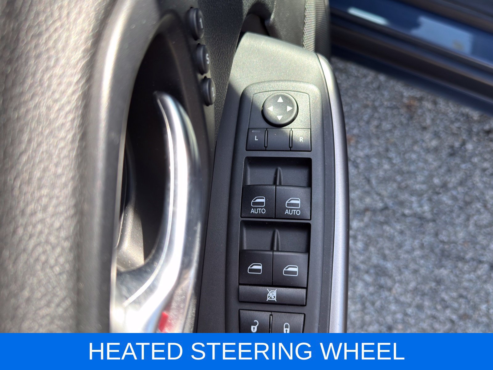 Used 2020 Jeep Cherokee Limited AWD/4WD image 15