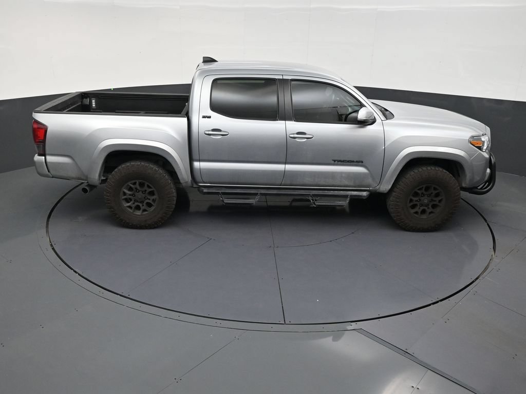 Used 2022 Toyota Tacoma SR5 w/ Technology Package RWD image 17