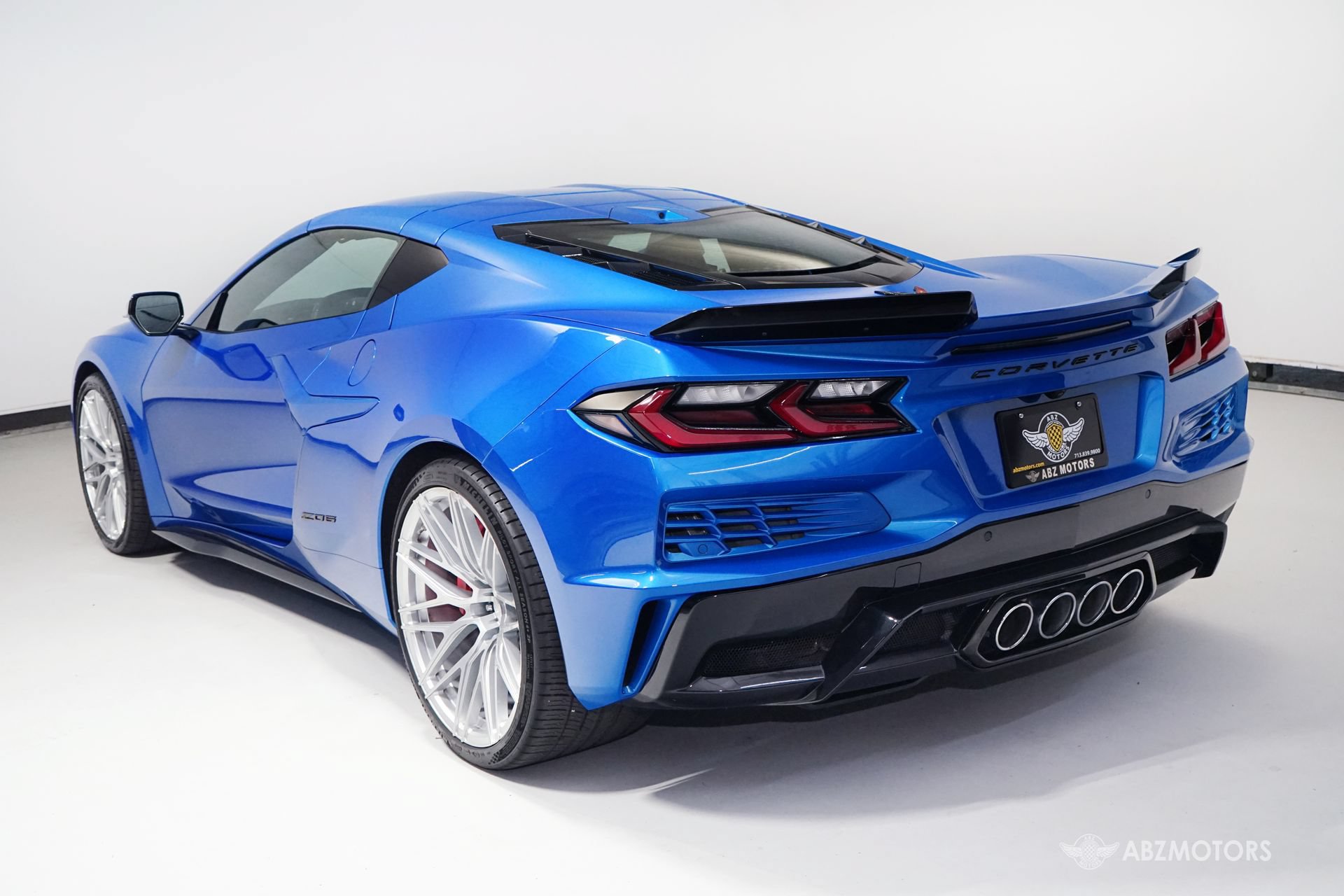 Used 2024 Chevrolet Corvette Z06 RWD image 6