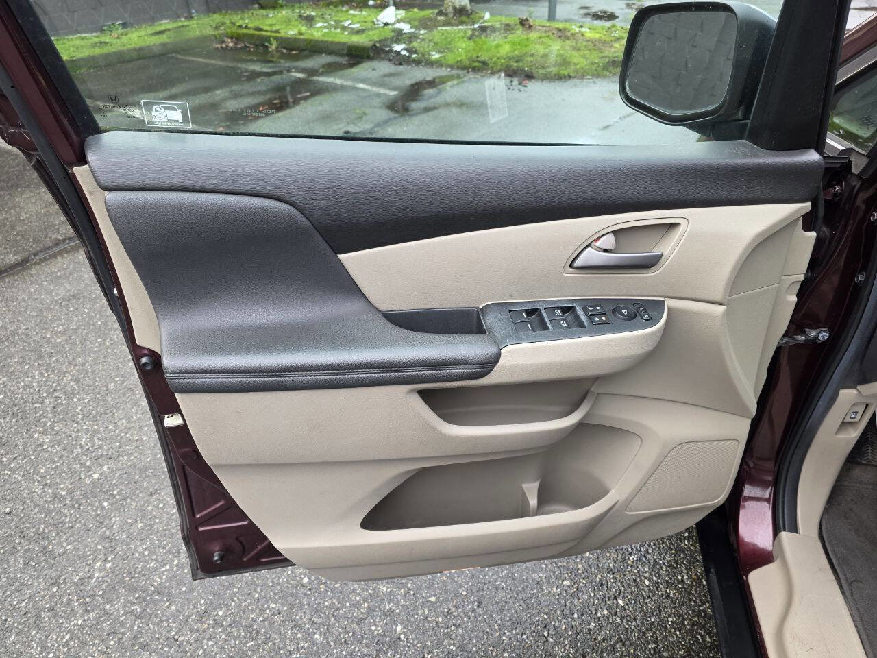 Used 2012 Honda Odyssey LX image 46