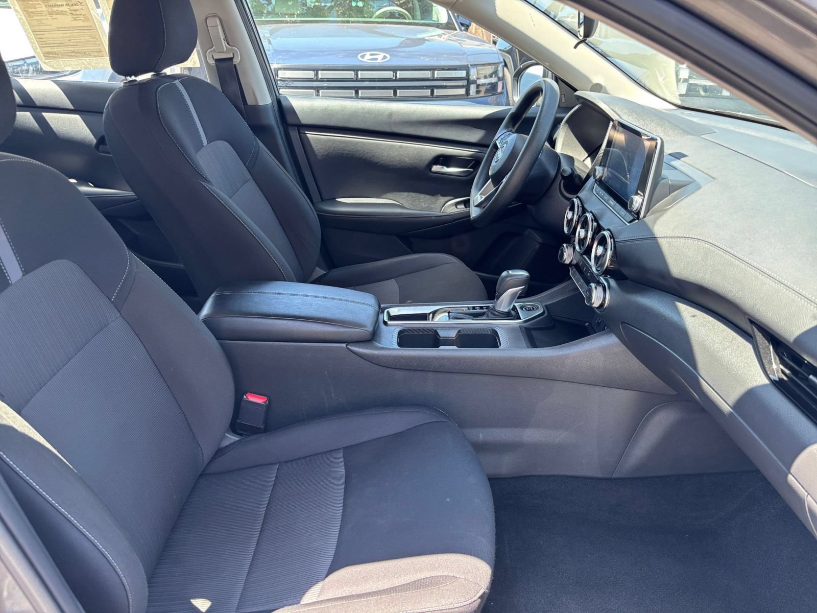 Used 2025 Nissan Sentra SV FWD image 33
