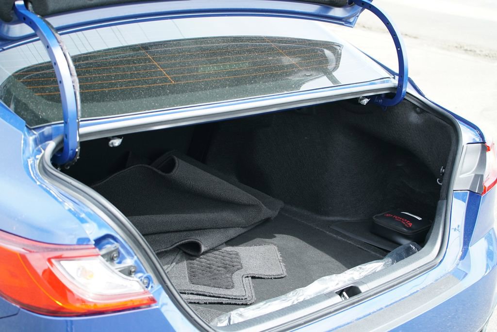Used 2025 Toyota Camry SE FWD image 19