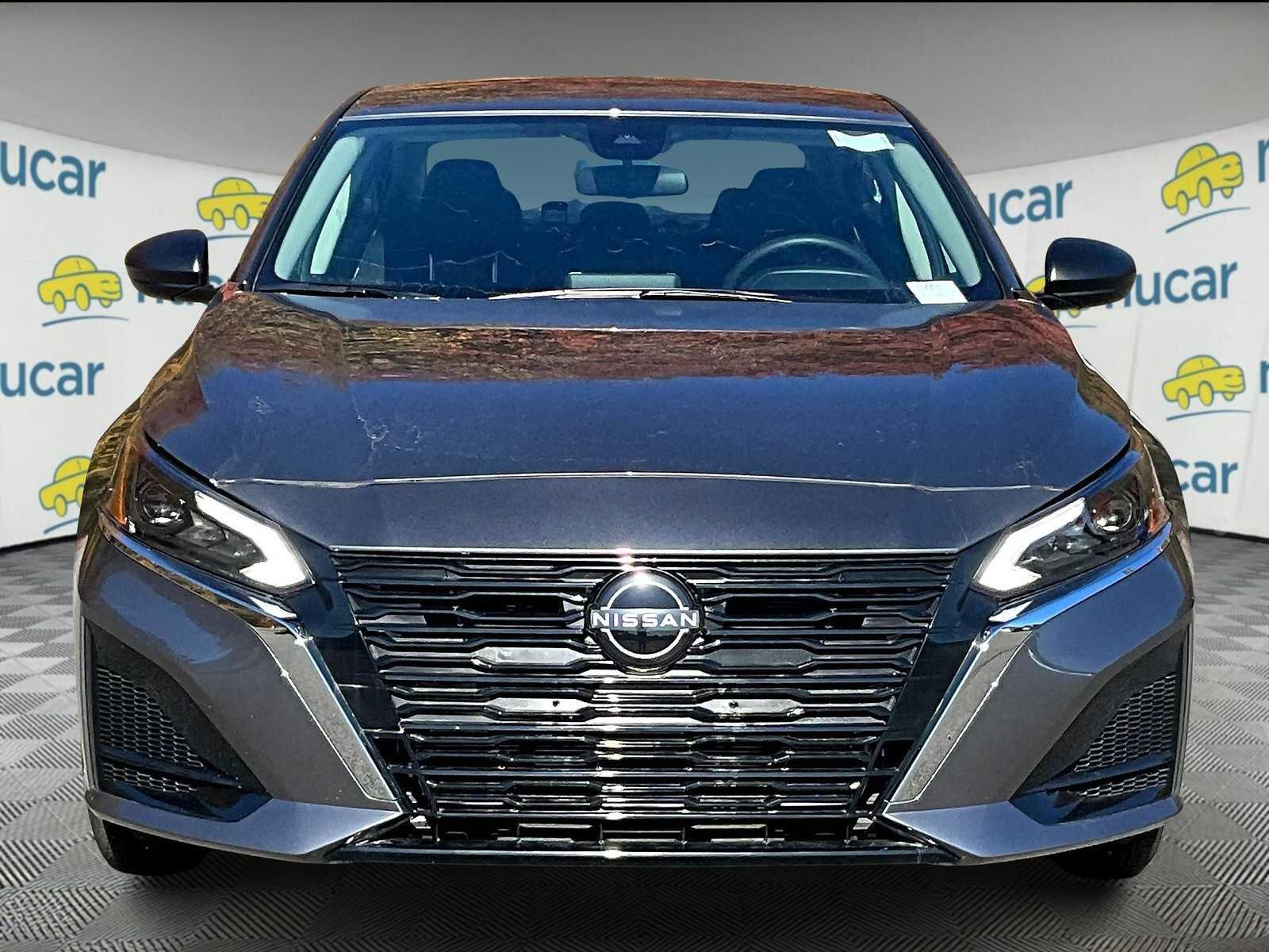 New 2024 Nissan Altima 2.5 SV image 2
