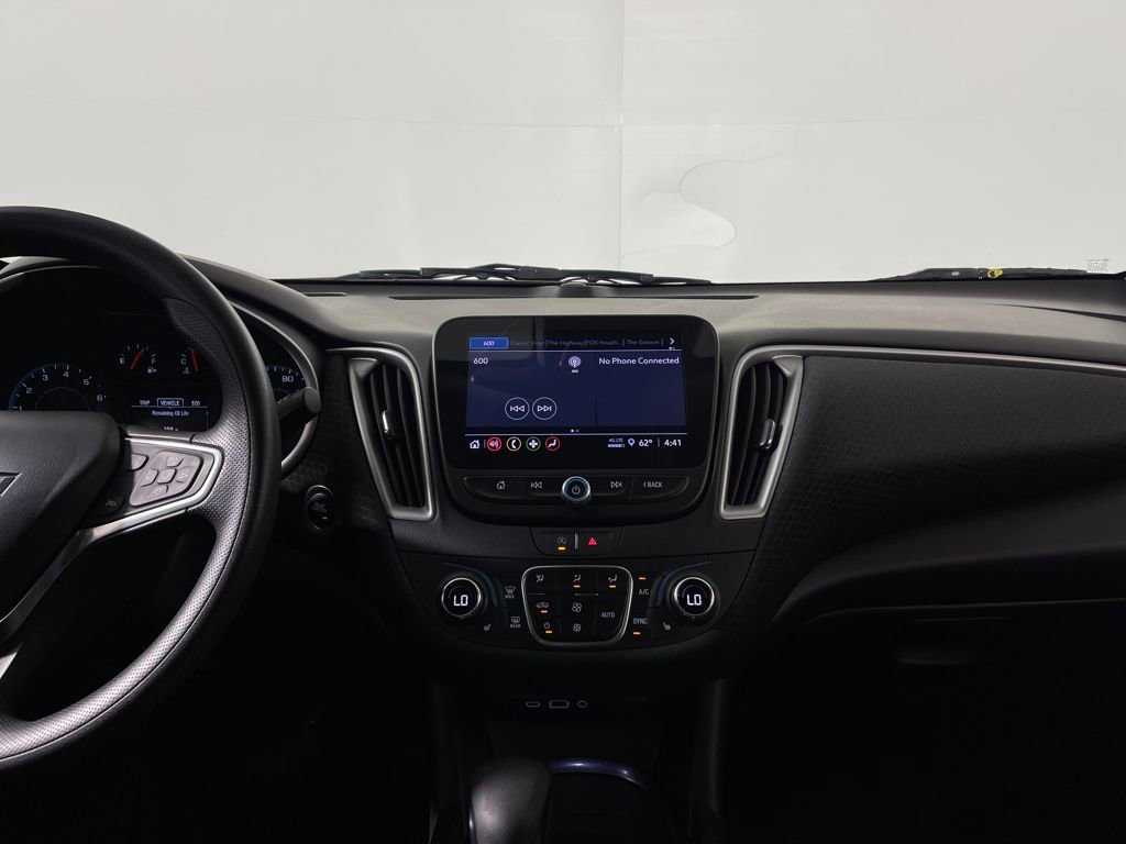 Used 2023 Chevrolet Malibu LT image 17