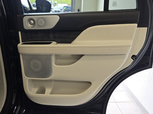 Used 2020 Lincoln Navigator Black Label AWD/4WD image 9