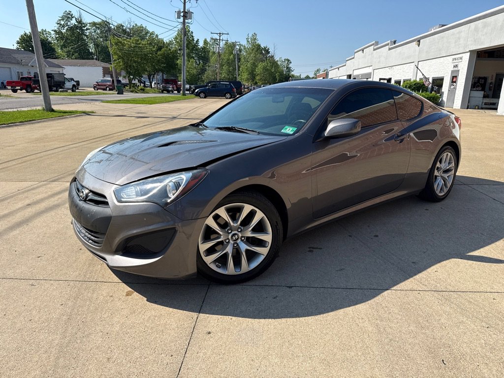 Used 2013 Hyundai Genesis 2.0T RWD image 1