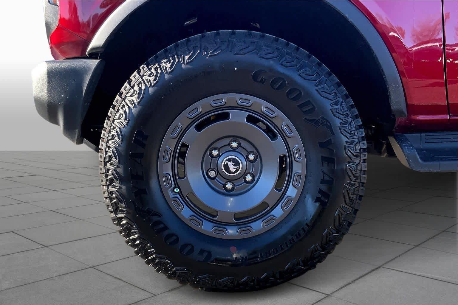 Certified 2025 Ford Bronco 4-Door w/ Sasquatch Package AWD/4WD image 11