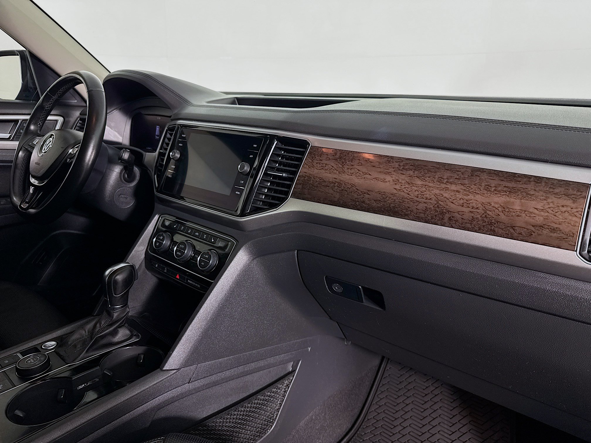 Used 2019 Volkswagen Atlas SEL Premium AWD/4WD image 28