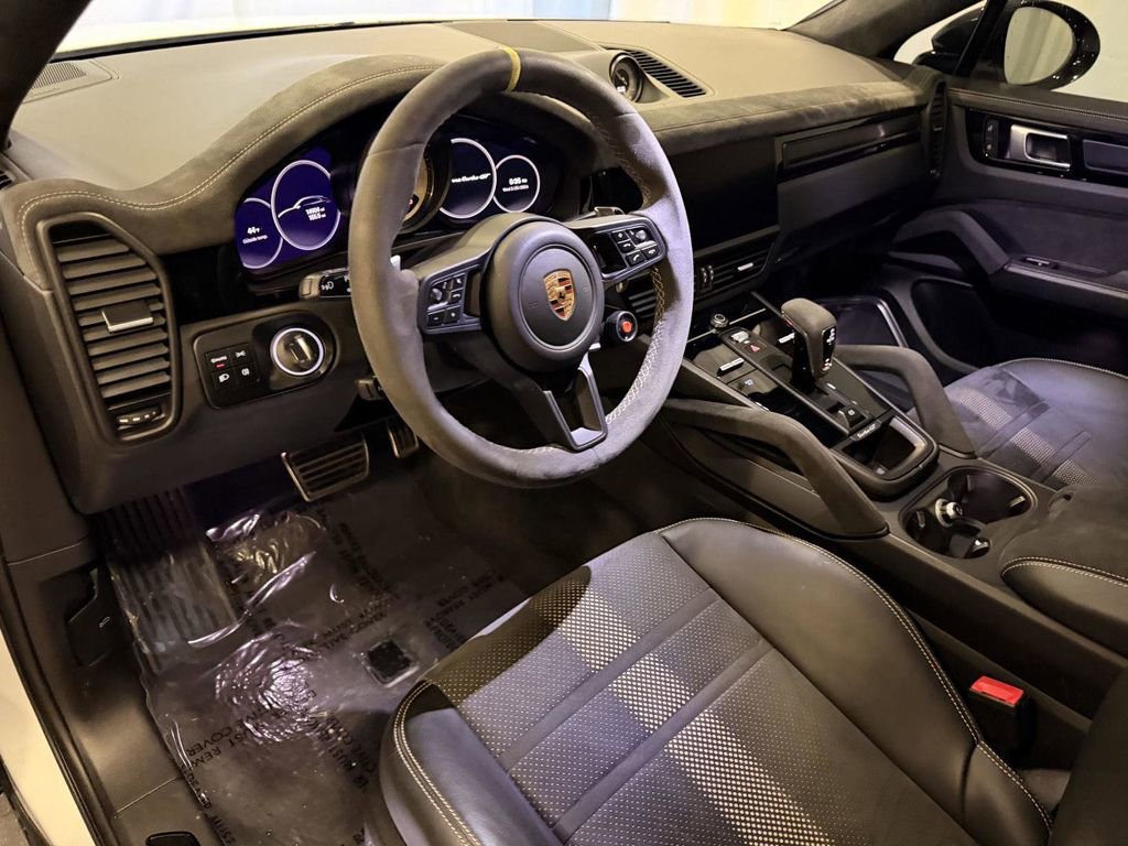 Certified 2022 Porsche Cayenne Turbo GT AWD/4WD image 4