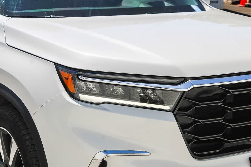 Used 2023 Honda Pilot Elite image 9