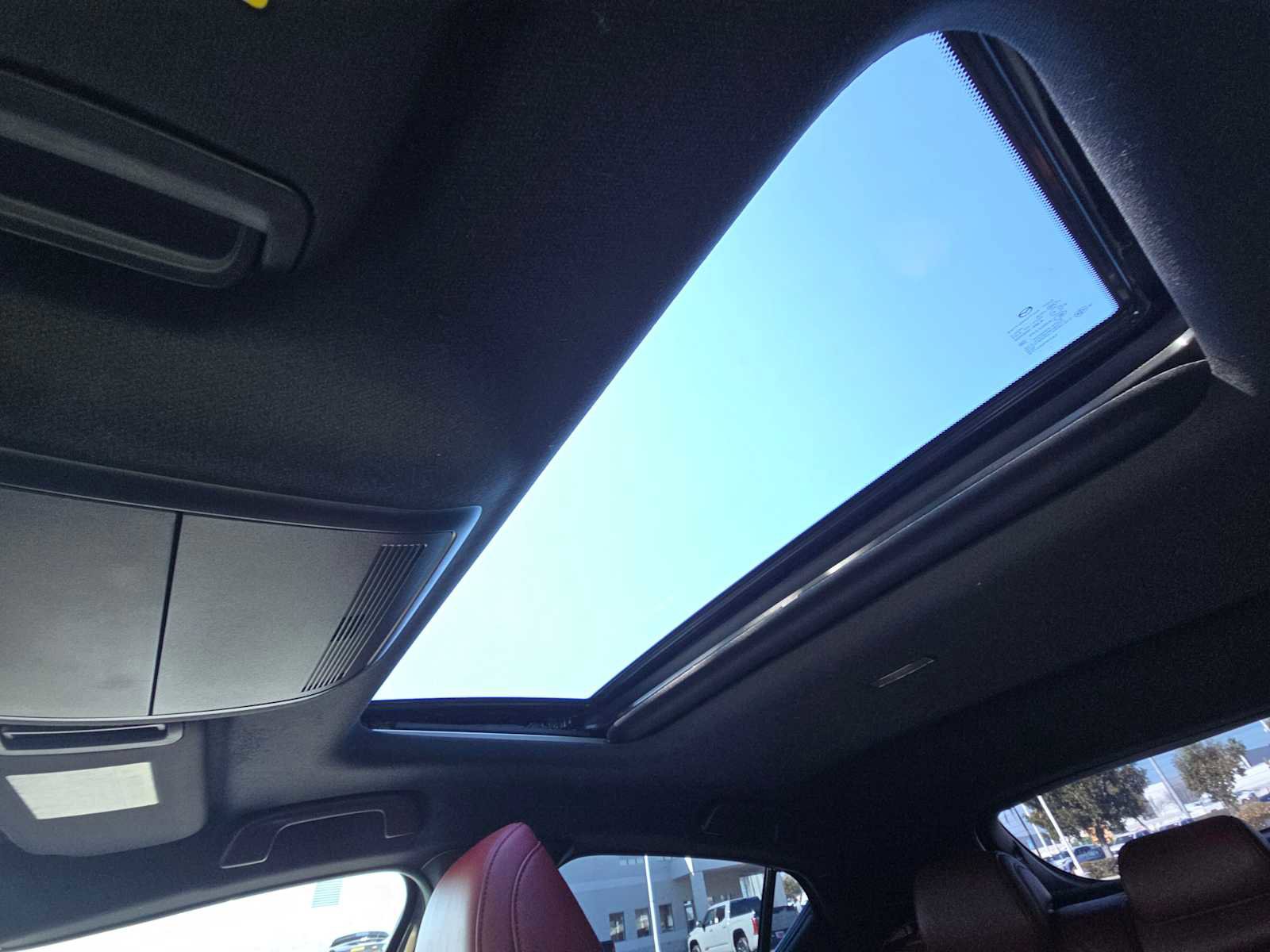 Used 2024 MAZDA MAZDA3 s image 34