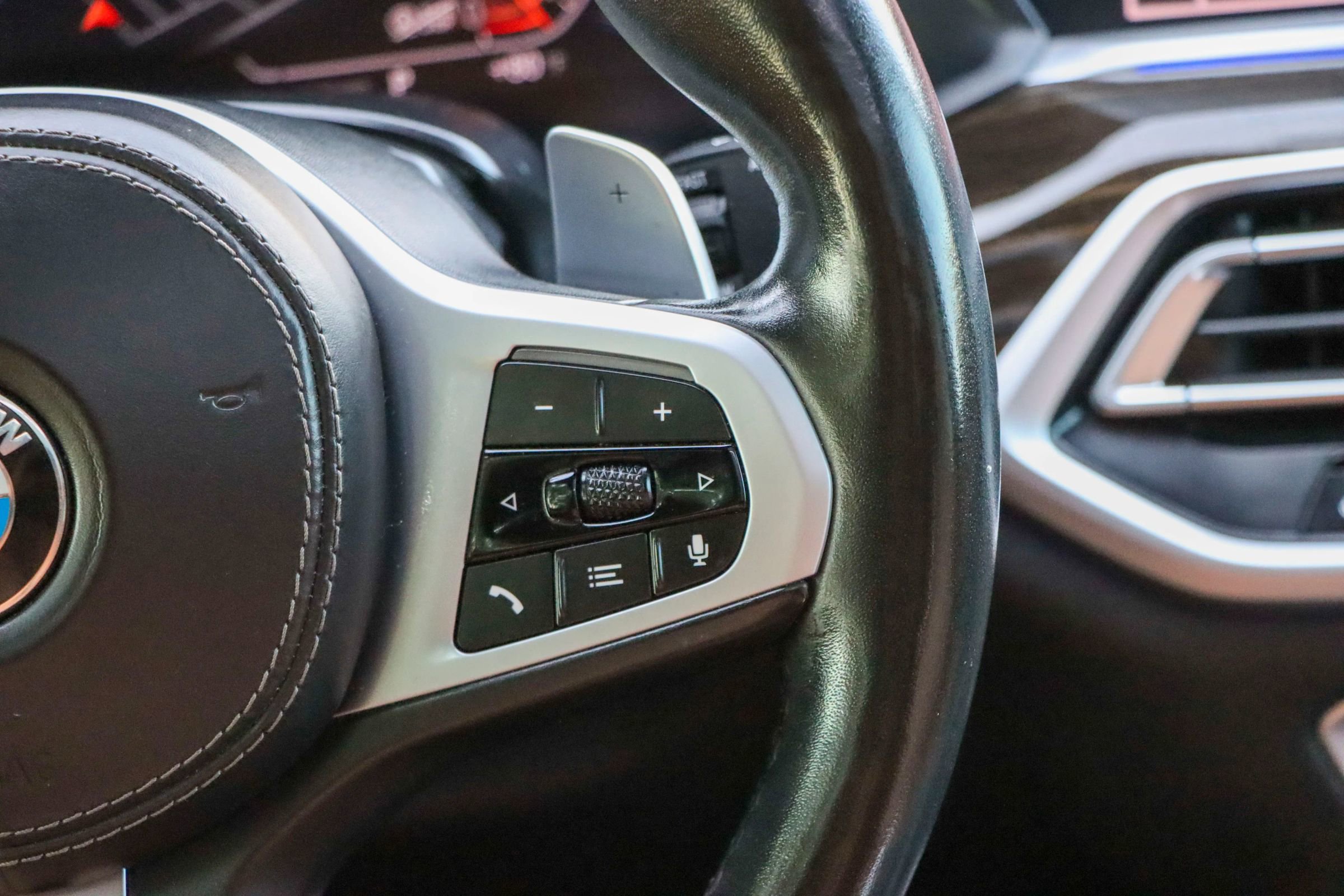 Used 2019 BMW X5 xDrive50i w/ M Sport Package image 30