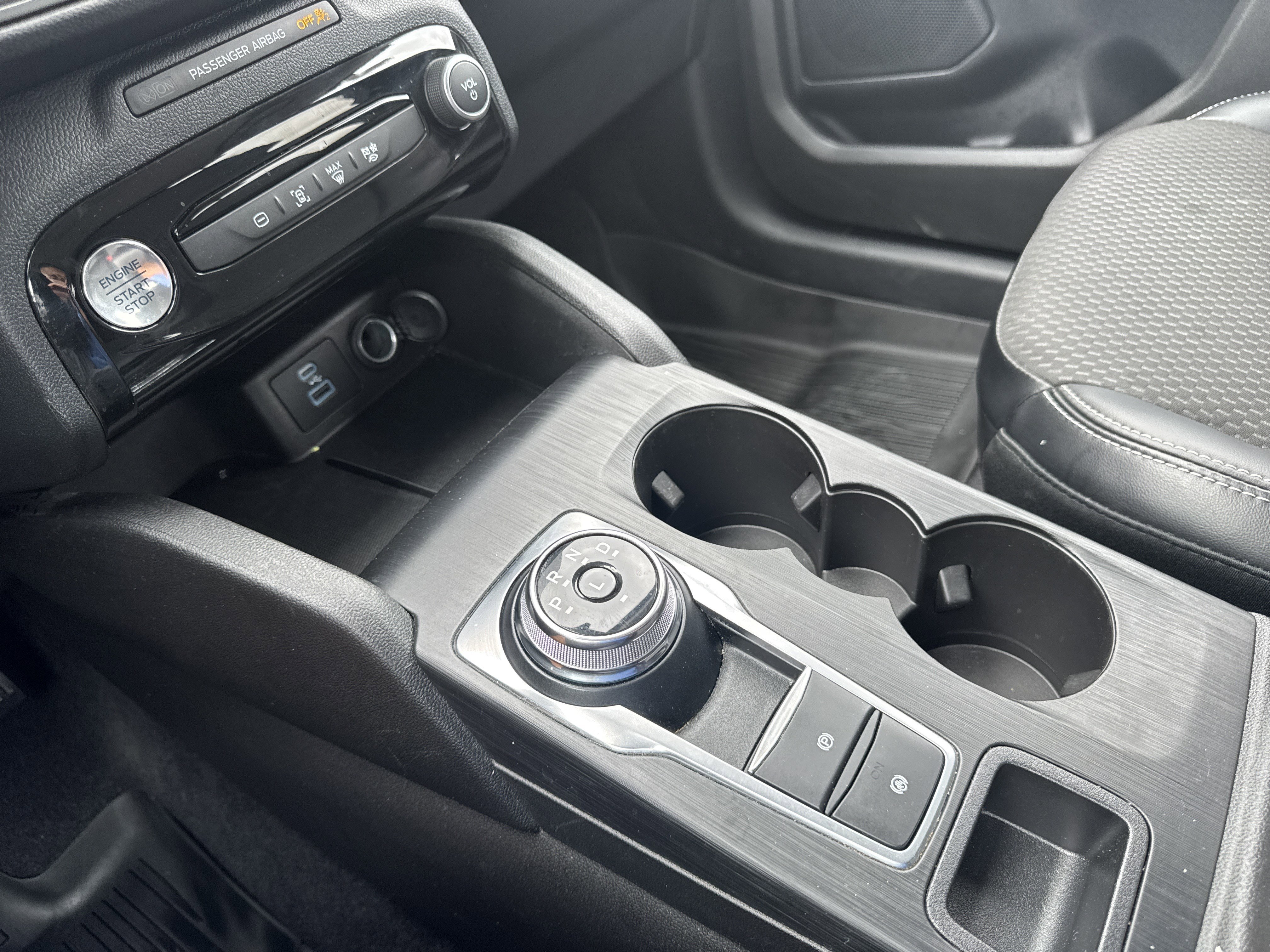 Used 2023 Ford Escape SE image 23