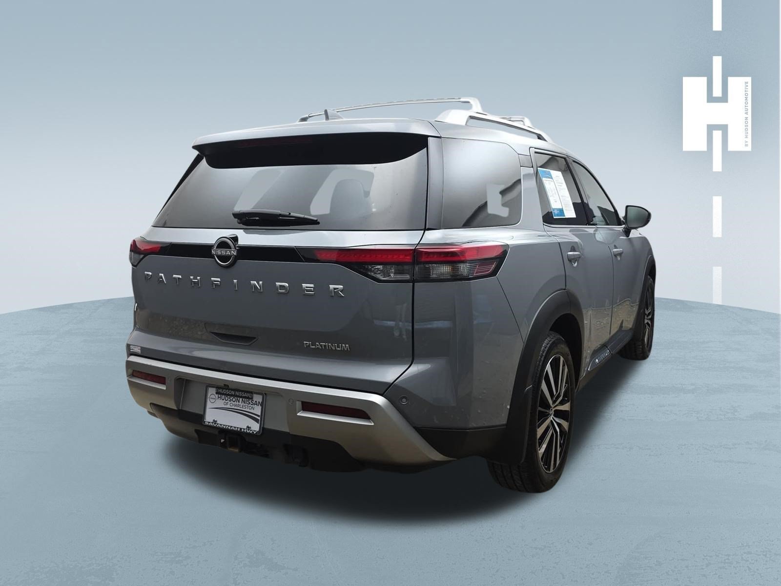 Used 2024 Nissan Pathfinder Platinum w/ Cargo Package FWD image 4