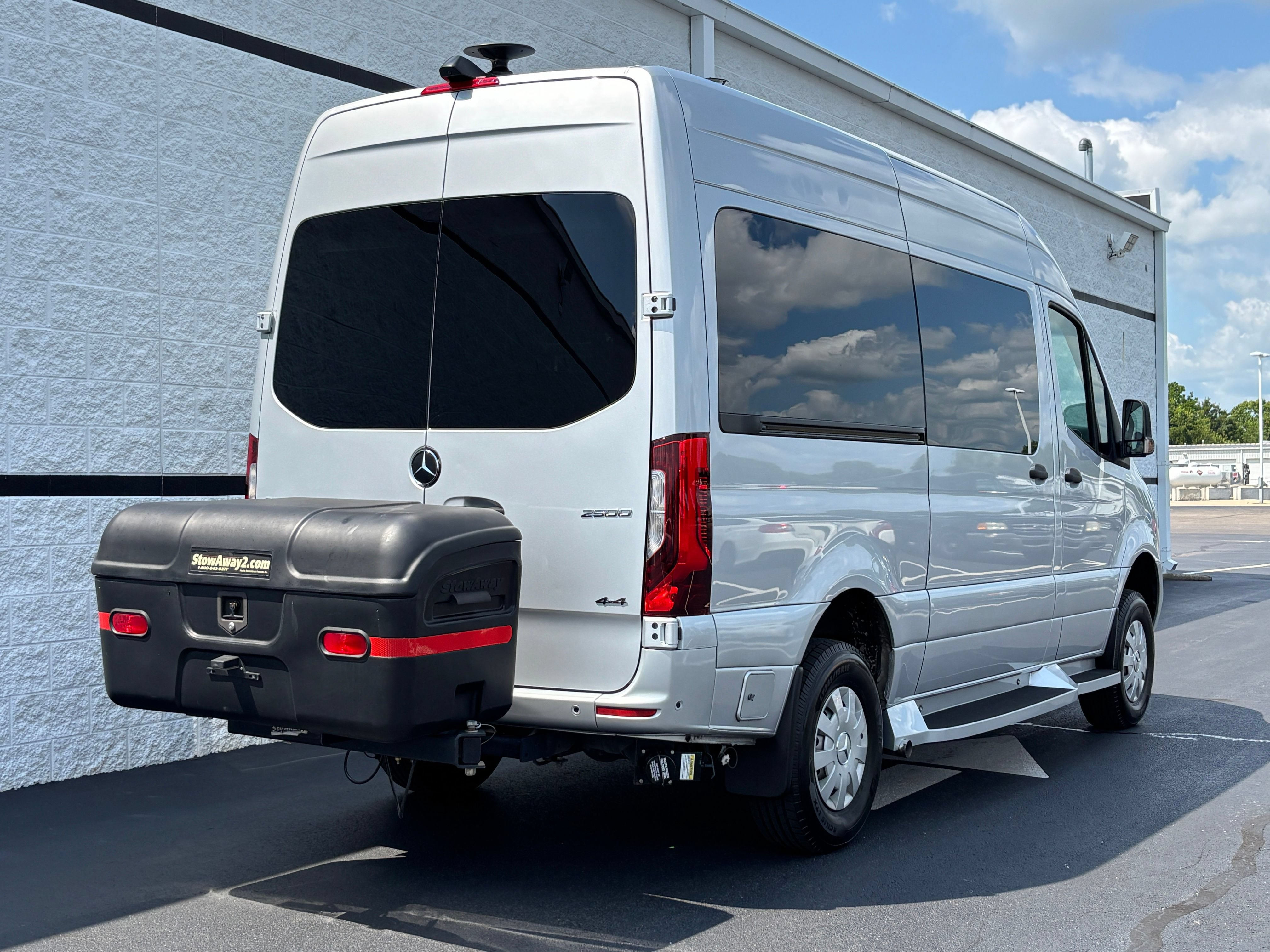 Used 2020 Mercedes-Benz Sprinter 2500 w/ Windows All Around Package image 10