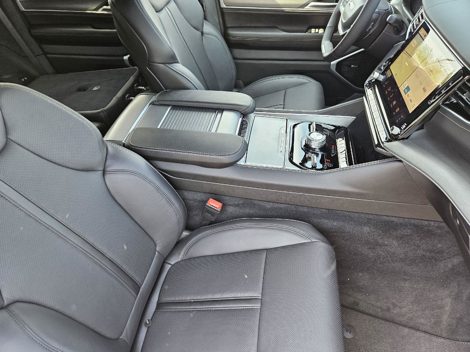 New 2026 Jeep Grand Wagoneer Limited AWD/4WD image 9
