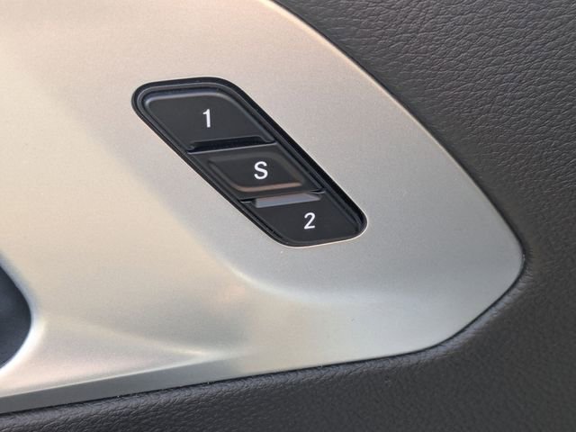 New 2026 Chrysler Pacifica Limited image 9