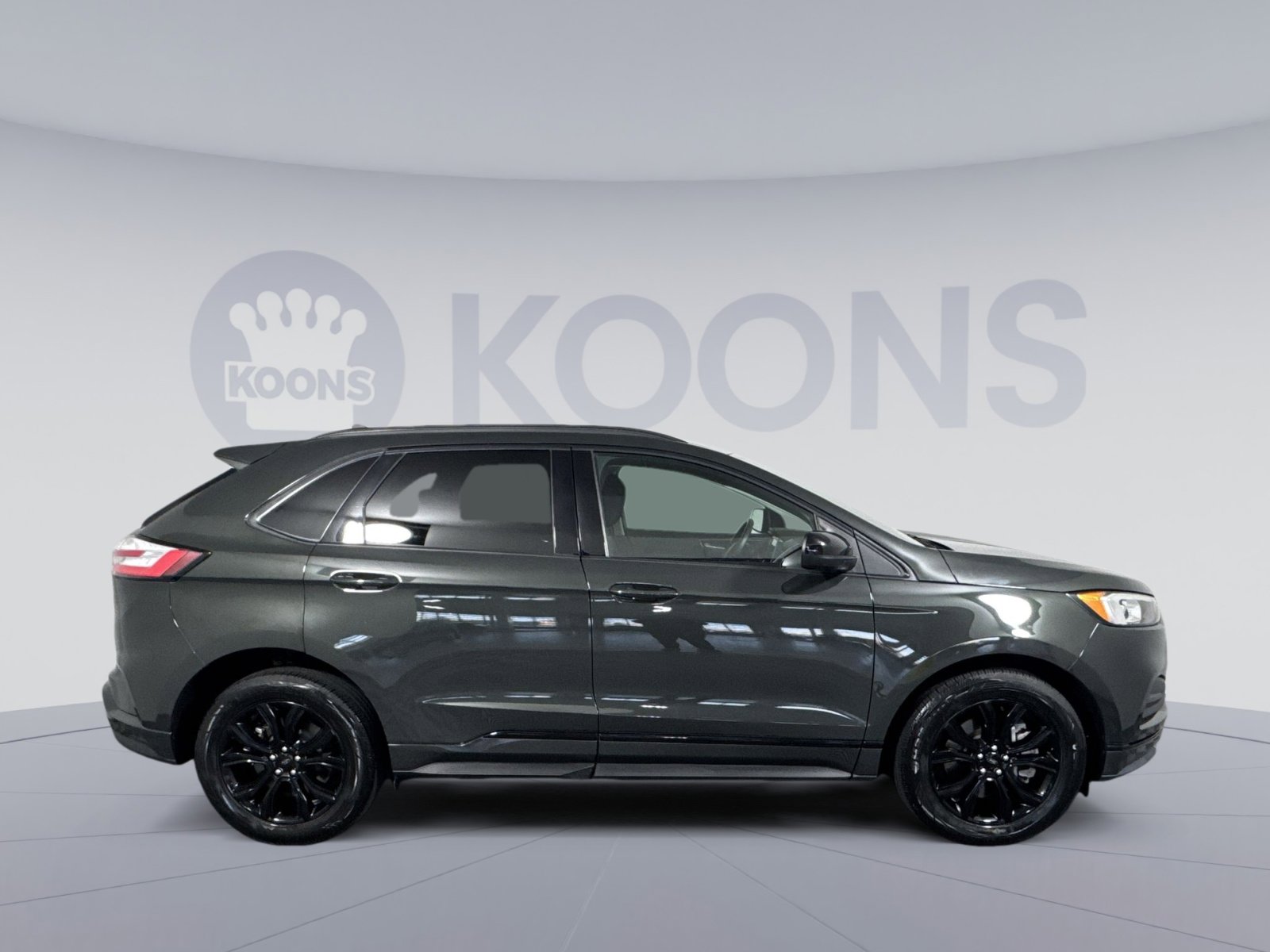 Used 2022 Ford Edge SE w/ Black Appearance Package image 8