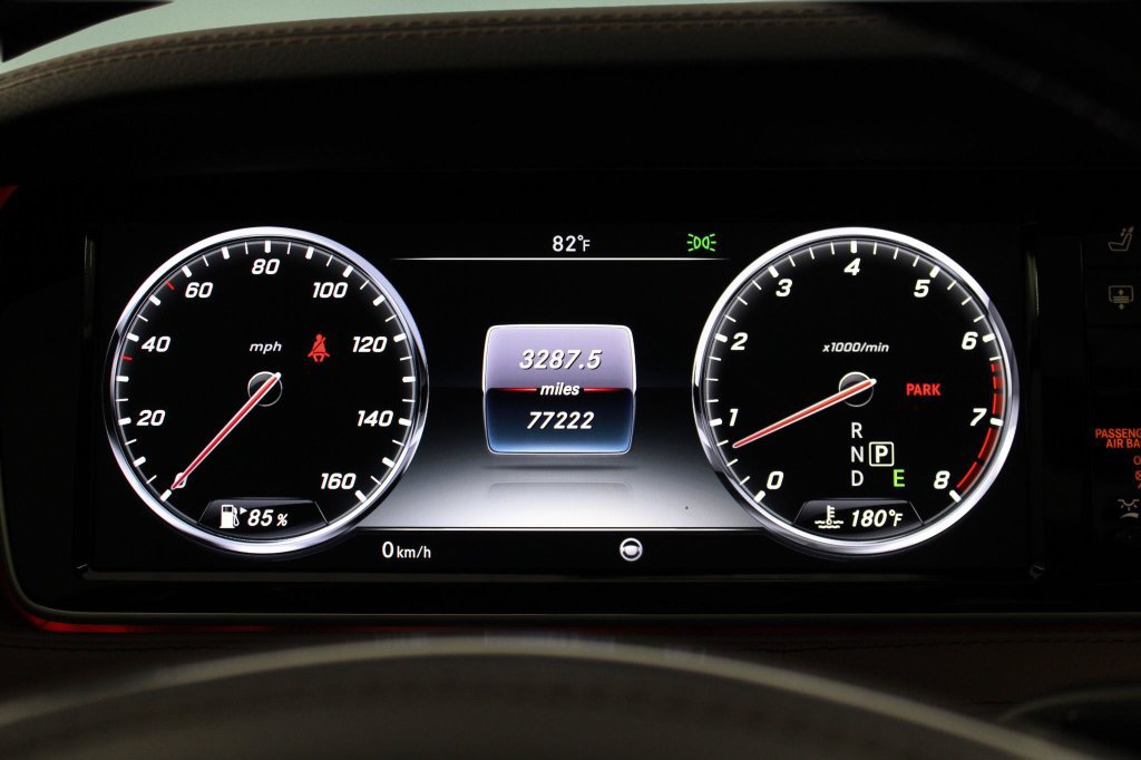 Used 2017 Mercedes-Benz S 550 Sedan image 35