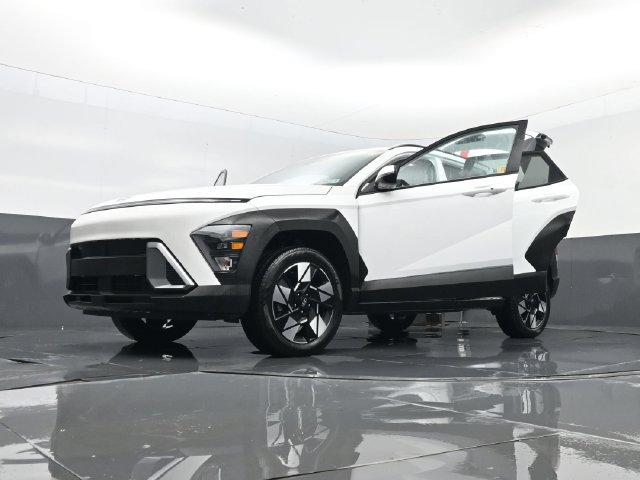 Used 2025 Hyundai Kona SEL AWD/4WD image 32