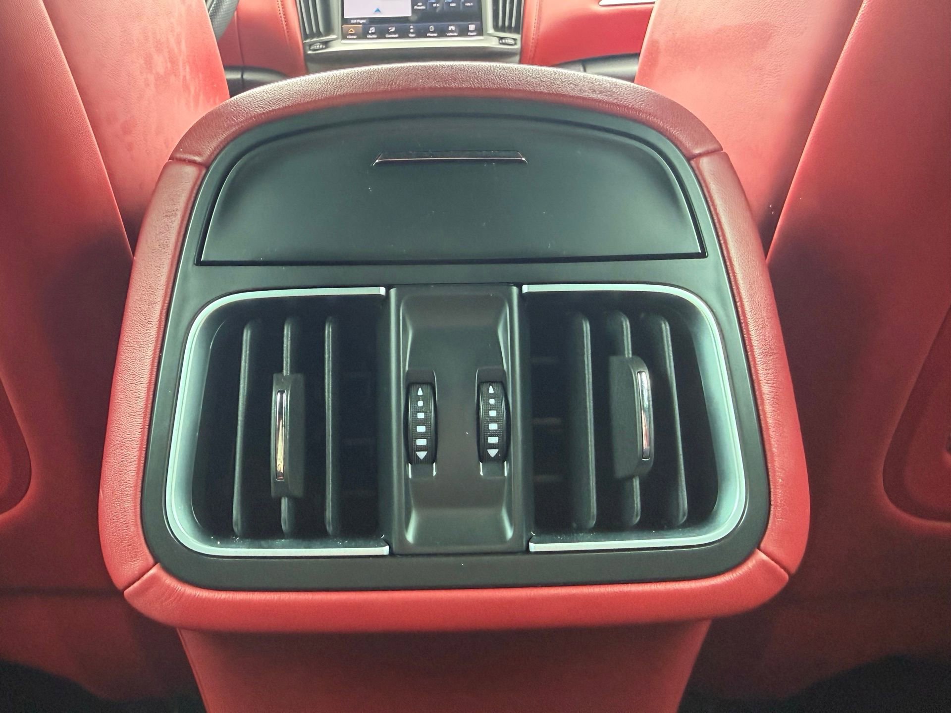 Used 2022 Maserati Levante GT image 31