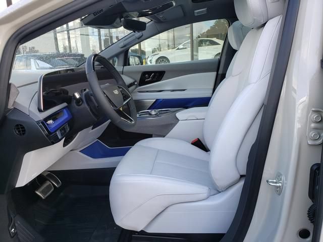 New 2027 Cadillac Optiq Premium Luxury w/ LPO, Floor Liner Package AWD/4WD image 10