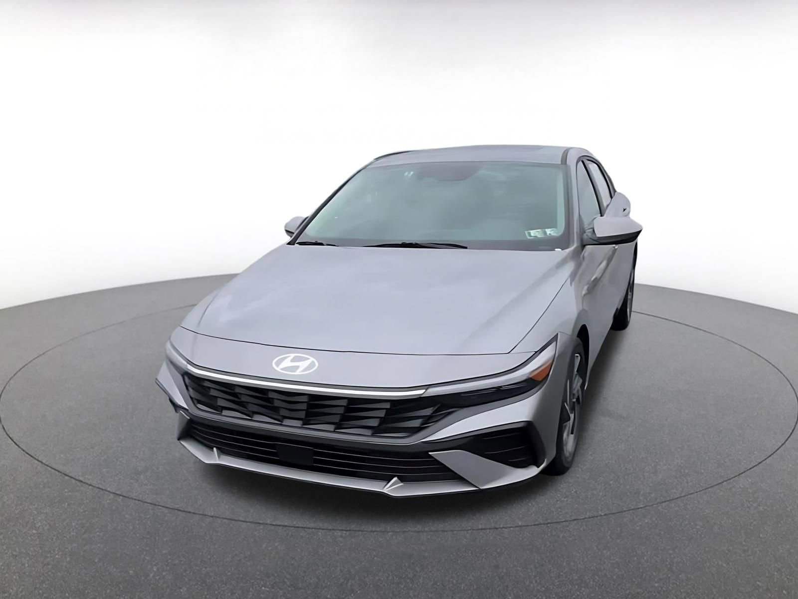 Used 2025 Hyundai Elantra SEL image 5