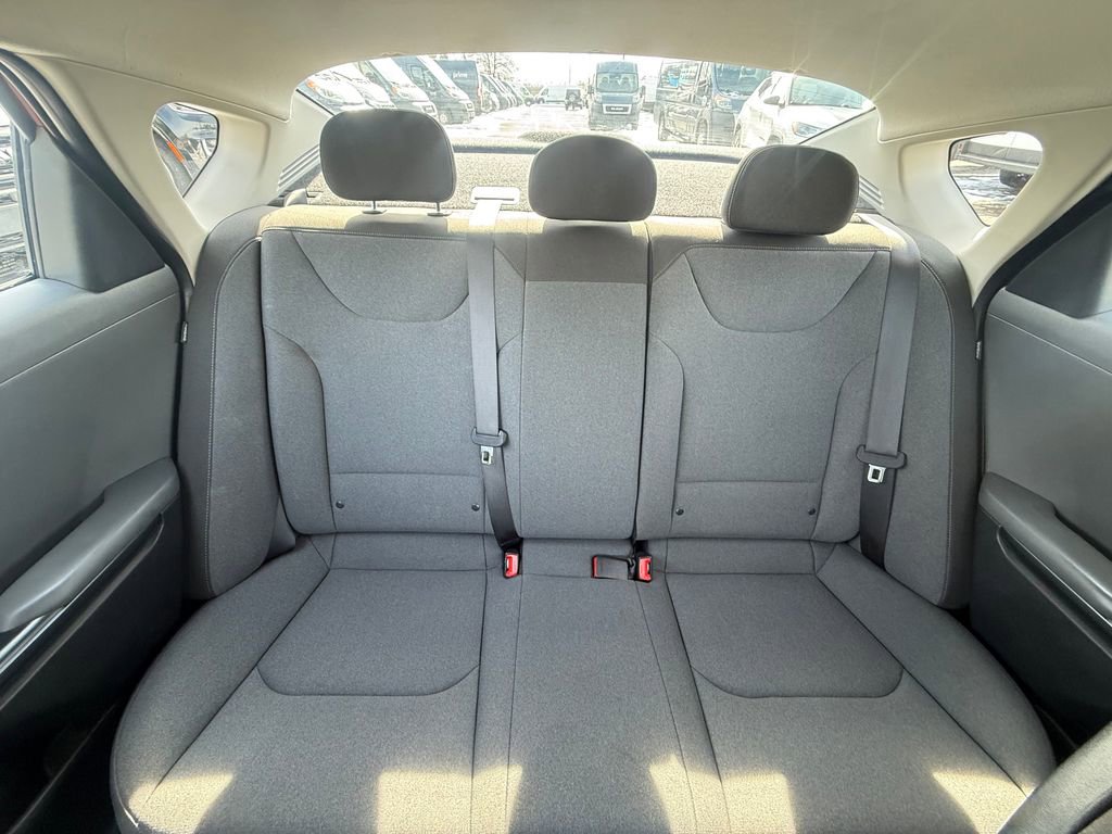 Used 2025 Kia K4 LXS image 16