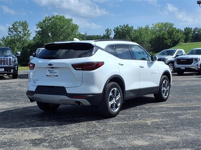 Used 2023 Chevrolet Blazer LT w/ Convenience Package image 3